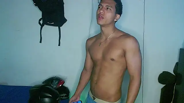Snapshot of tonydesire_ chatting on July 13, 2026, 10:31 pm tonydesire online show from July 13, 2026, 10:31 pm