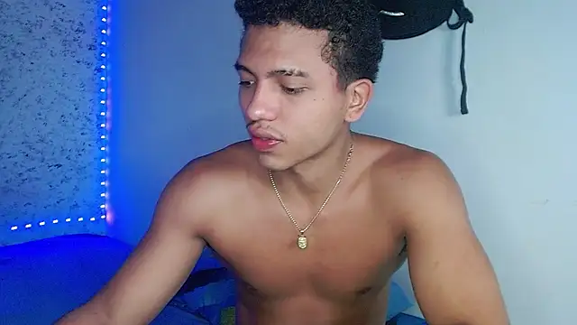 Snapshot of tonydesire_ chatting on July 17, 2026, 8:39 pm tonydesire online show from July 17, 2026, 8:39 pm