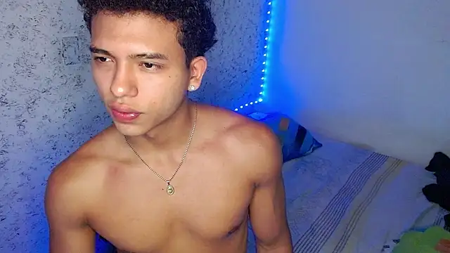 Snapshot of tonydesire_ chatting on June 13, 2026, 7:23 pm tonydesire online show from June 13, 2026, 7:23 pm
