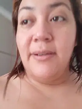 Snapshot of Amalianoir chatting on April 16, 2026, 4:08 pm Amalianoir online show from April 16, 2026, 4:08 pm