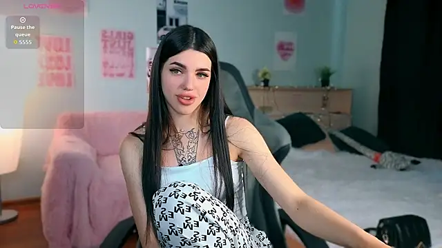 Snapshot of molly_rettyy chatting on June 19, 2026, 5:02 am molly rettyy online show from June 19, 2026, 5:02 am