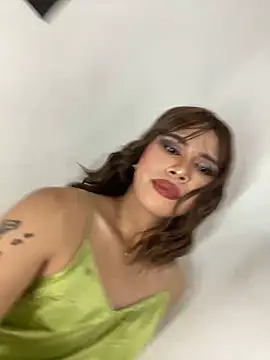  Flirtyprincess  online show from April 1, 2026, 2:25 pm