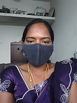 Snapshot of Tamil_Sangeetha chatting on June 19, 2026, 1:11 am Tamil Sangeetha online show from June 19, 2026, 1:11 am