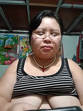Snapshot of Monglan-c chatting on July 1, 2026, 3:45 pm Monglan-c online show from July 1, 2026, 3:45 pm