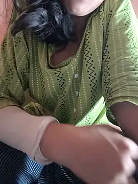 Curvy Sanaya online show from April 1, 2026, 6:05 pm