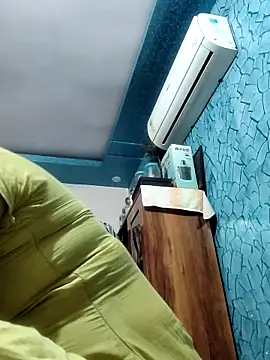 purvi46 online show from April 15, 2026, 9:26 am