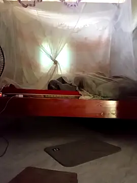 -Tipo- online show from April 16, 2026, 7:53 am