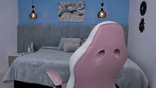 anny little 01 online show from April 16, 2026, 4:24 am