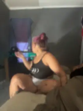 Snapshot of SHY_QUINN chatting on May 31, 2026, 4:13 pm SHY QUINN online show from May 31, 2026, 4:13 pm
