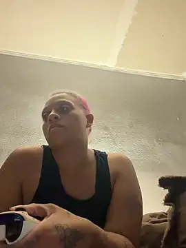 Snapshot of SHY_QUINN chatting on April 12, 2026, 8:12 pm SHY QUINN online show from April 12, 2026, 8:12 pm