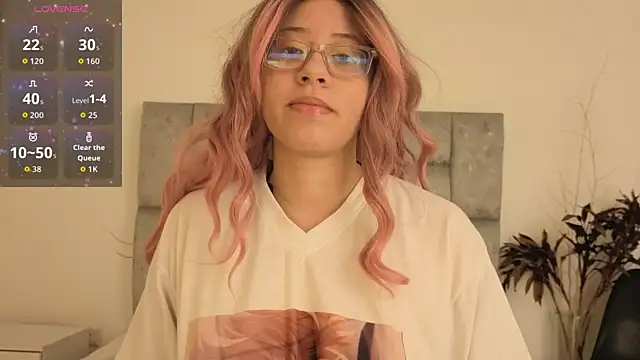 Izumi   online show from April 17, 2026, 4:04 am