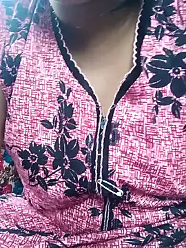 Snapshot of itz-liliroy chatting on April 5, 2026, 2:29 am itz-liliroy online show from April 5, 2026, 2:29 am