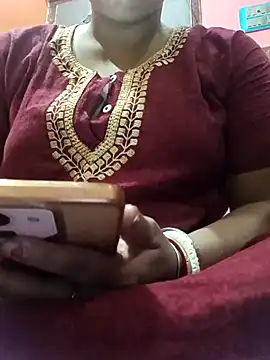 Snapshot of itz-liliroy chatting on April 6, 2026, 10:33 pm itz-liliroy online show from April 6, 2026, 10:33 pm