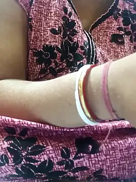 Snapshot of itz-liliroy chatting on April 8, 2026, 12:01 am itz-liliroy online show from April 8, 2026, 12:01 am