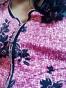 Snapshot of itz-liliroy chatting on April 10, 2026, 10:44 am itz-liliroy online show from April 10, 2026, 10:44 am