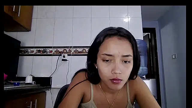 Snapshot of Emily_Gross chatting on April 11, 2026, 7:45 am Emily Gross online show from April 11, 2026, 7:45 am