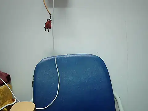 Lyna 2k online show from April 14, 2026, 4:45 pm