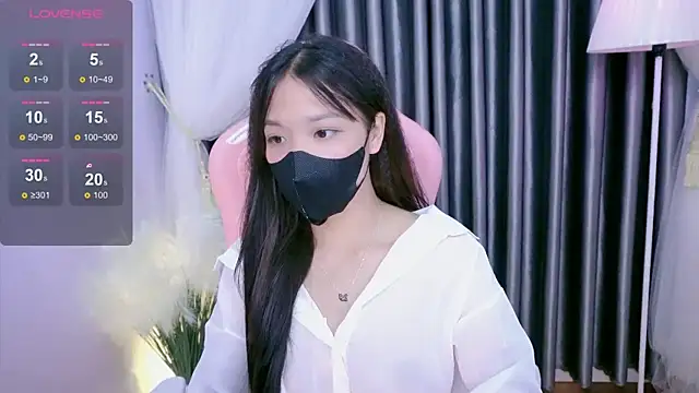 Lu Ly22 online show from May 24, 2026, 3:28 am