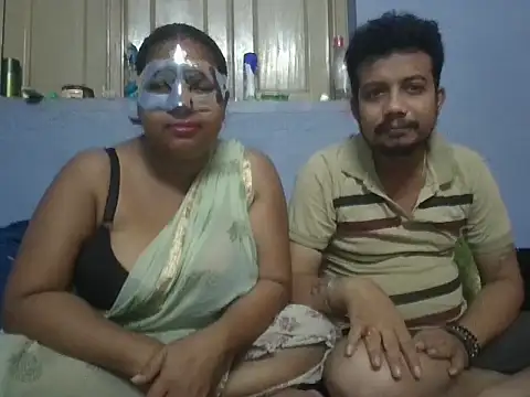 Naina1994 online show from April 18, 2026, 8:42 pm