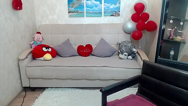 QUEEN02030 online show from April 13, 2026, 9:35 am