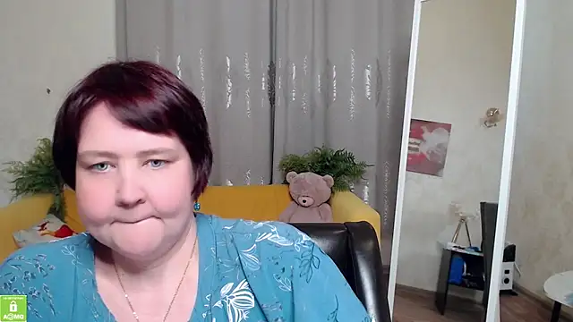 QUEEN02030 online show from May 25, 2026, 10:25 am