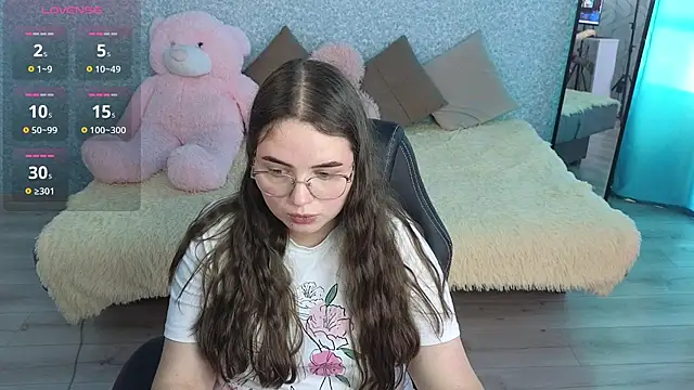 SofiDreamm online show from July 7, 2026, 2:42 pm