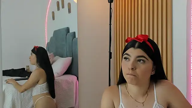 candy luna 03 online show from April 9, 2026, 7:09 pm