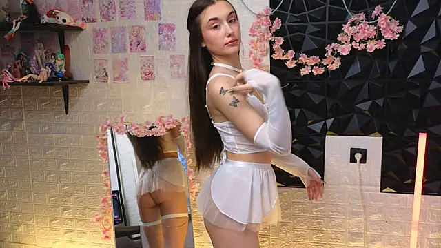 belle cute online show from April 16, 2026, 2:45 am