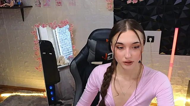 belle cute online show from April 8, 2026, 1:51 am