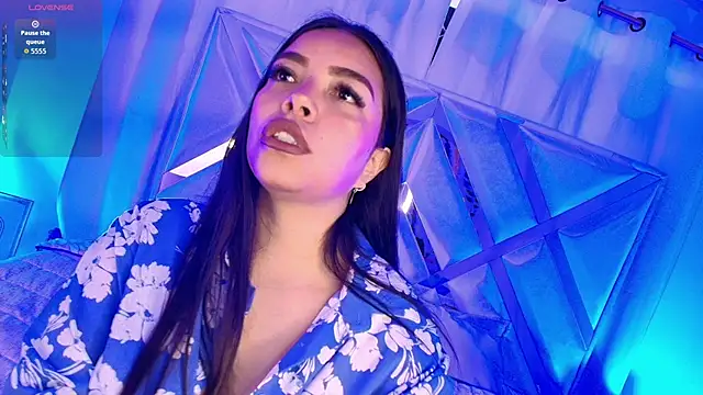 Snapshot of Ariana_castillo02 chatting on April 13, 2026, 1:04 pm Ariana castillo02 online show from April 13, 2026, 1:04 pm