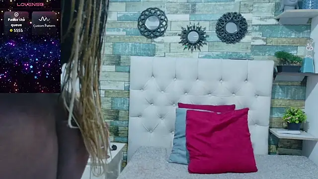 Snapshot of Skylernaomi chatting on April 16, 2026, 1:23 pm Skylernaomi online show from April 16, 2026, 1:23 pm