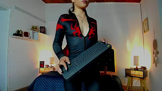 SaraRoads online show from April 15, 2026, 9:59 pm