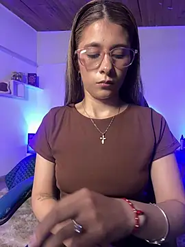 SaraRoads online show from April 17, 2026, 9:39 pm