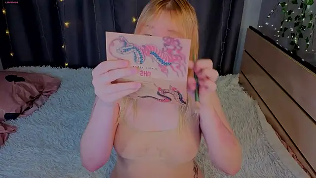 Snapshot of unburnedgirl chatting on May 27, 2026, 3:30 pm unburnedgirl online show from May 27, 2026, 3:30 pm