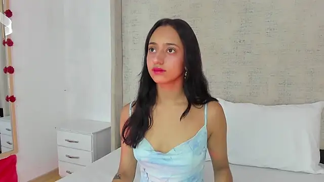 Snapshot of Charlotte_Benette chatting on April 10, 2026, 12:34 pm Charlotte Benette online show from April 10, 2026, 12:34 pm