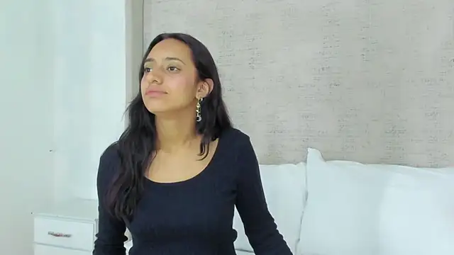 Snapshot of Charlotte_Benette chatting on April 6, 2026, 12:50 pm Charlotte Benette online show from April 6, 2026, 12:50 pm