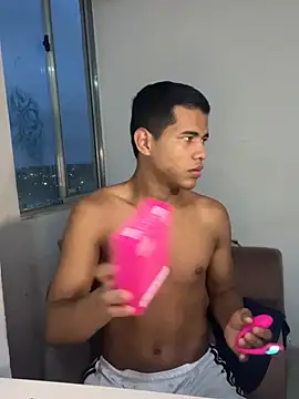 Snapshot of noahdark_ chatting on May 31, 2026, 10:32 am noahdark online show from May 31, 2026, 10:32 am