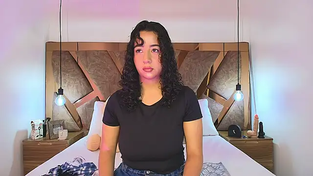 Snapshot of bella_swwan_ chatting on May 8, 2026, 4:55 pm bella swwan online show from May 8, 2026, 4:55 pm