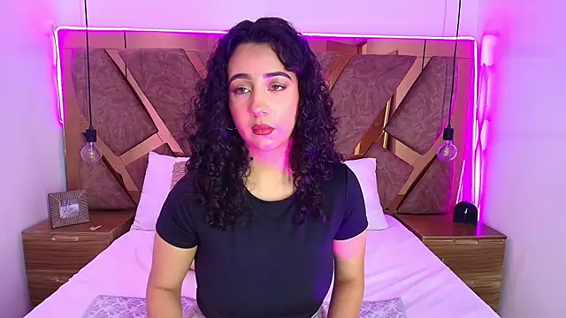 Snapshot of bella_swwan_ chatting on July 8, 2026, 2:40 pm bella swwan online show from July 8, 2026, 2:40 pm