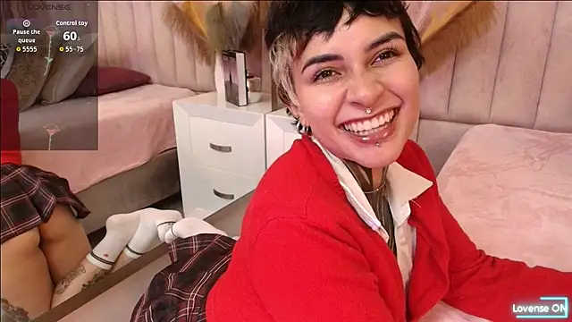 Snapshot of Luana_fiore chatting on April 16, 2026, 12:28 pm Luana fiore online show from April 16, 2026, 12:28 pm