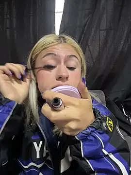 Lia fire online show from April 15, 2026, 11:16 am