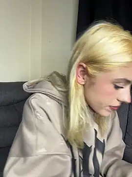 Snapshot of Lia_fire chatting on May 30, 2026, 3:02 am Lia fire online show from May 30, 2026, 3:02 am