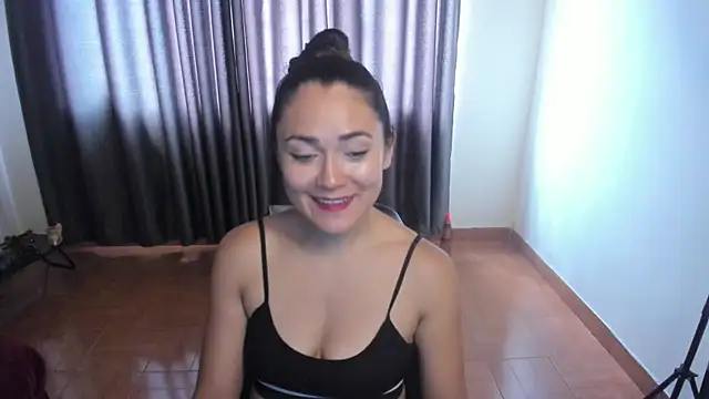 Snapshot of FreyaRouge chatting on July 13, 2026, 6:18 pm FreyaRouge online show from July 13, 2026, 6:18 pm