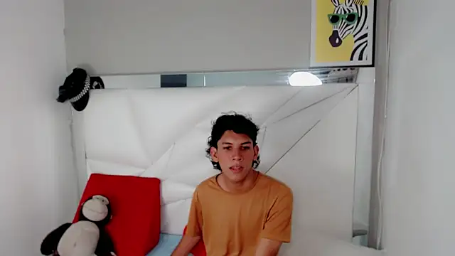 Taylorr junior  online show from April 11, 2026, 4:42 am