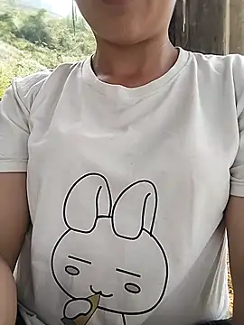 Lisa-aa online show from April 15, 2026, 5:35 am