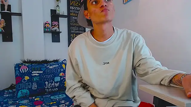 milo hot  online show from April 13, 2026, 9:30 pm