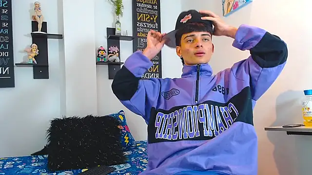 milo hot  online show from April 9, 2026, 6:58 pm