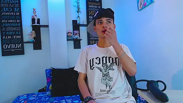 milo hot  online show from April 16, 2026, 7:58 pm