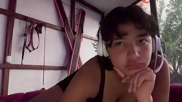 kuromiiiiii online show from April 1, 2026, 11:23 pm