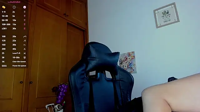 Violett Sykes online show from May 6, 2026, 5:00 am